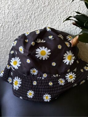 Daisy Print Black Bucket Hat (Small/Medium)